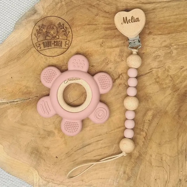 Baby-Crea Coffret naissance personnalisé Attache tétine et anneau rose pâle